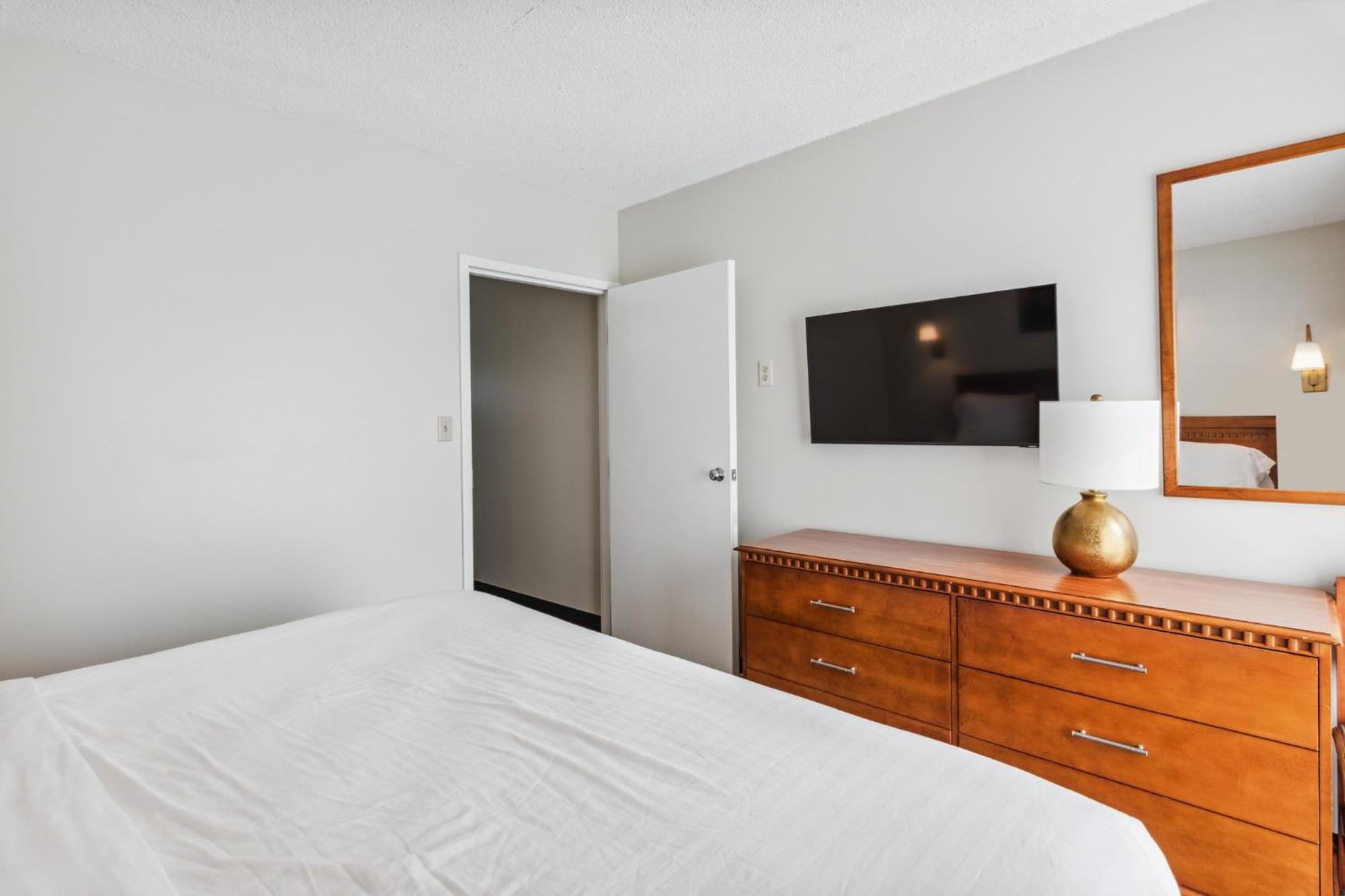 Cape Suites Room 8 - Free Parking! Hotel Room 레오보스 비치 외부 사진