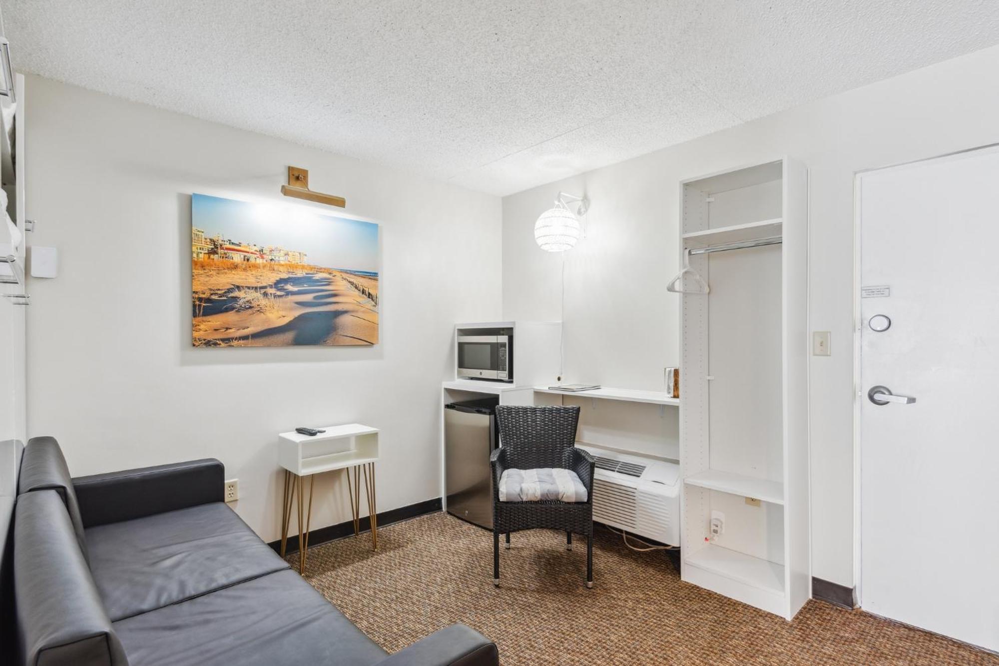 Cape Suites Room 8 - Free Parking! Hotel Room 레오보스 비치 외부 사진