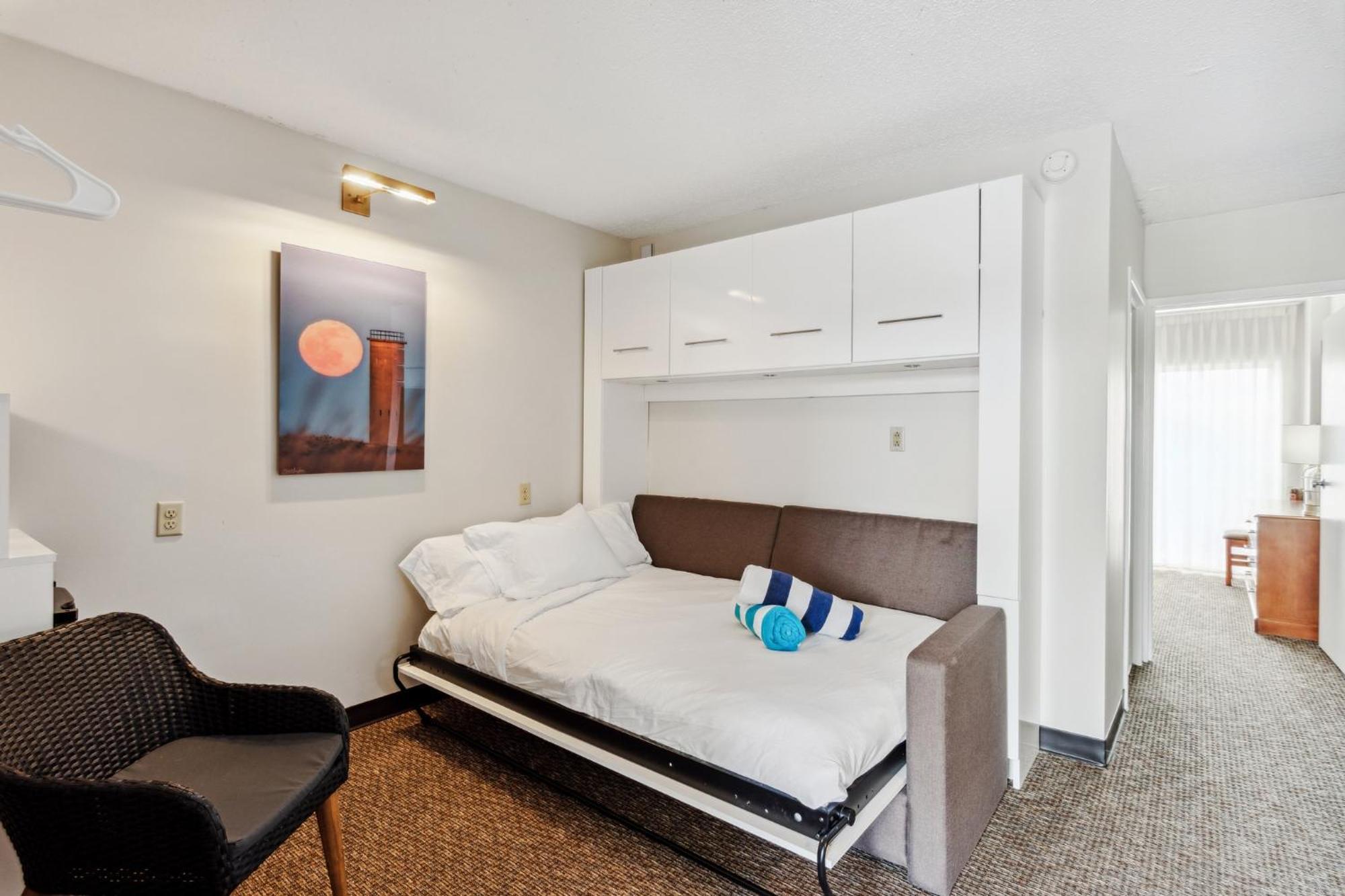 Cape Suites Room 8 - Free Parking! Hotel Room 레오보스 비치 외부 사진